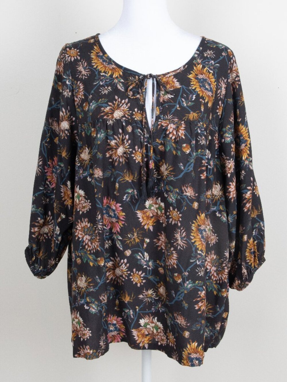 Natural Life Floral Boho Blouse Top Size M Black Rayon Long Sleeve